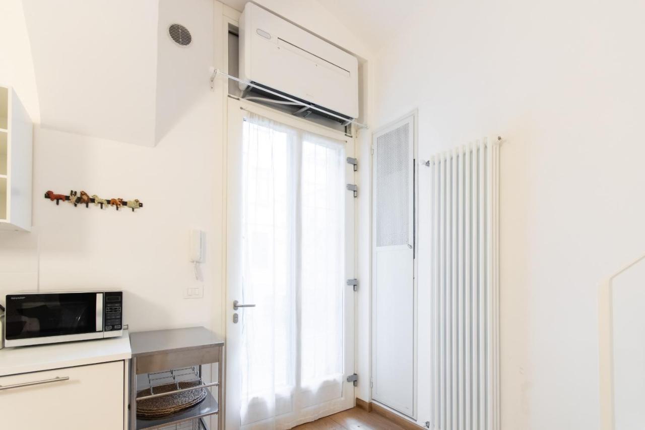 Charming Studio Near Piazza Castello By Wonderful Italy Турин Экстерьер фото